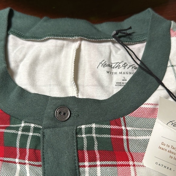 Hearth and Hand Women's Red , Cream  and Green Pajamas New Size L - Picture 3 of 3